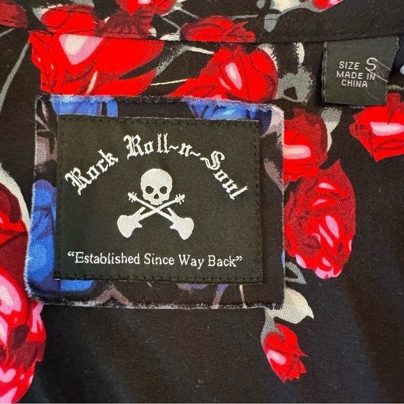 Rock Roll N Soul Blue Rose Button Down Shirt Small - Picture 6 of 10